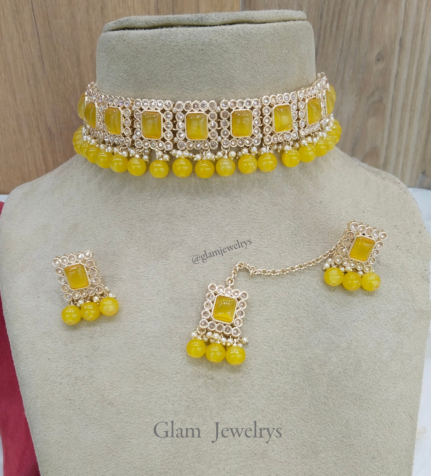 Antique Gold Yellow Choker Set/ Indian soha Jewellery
