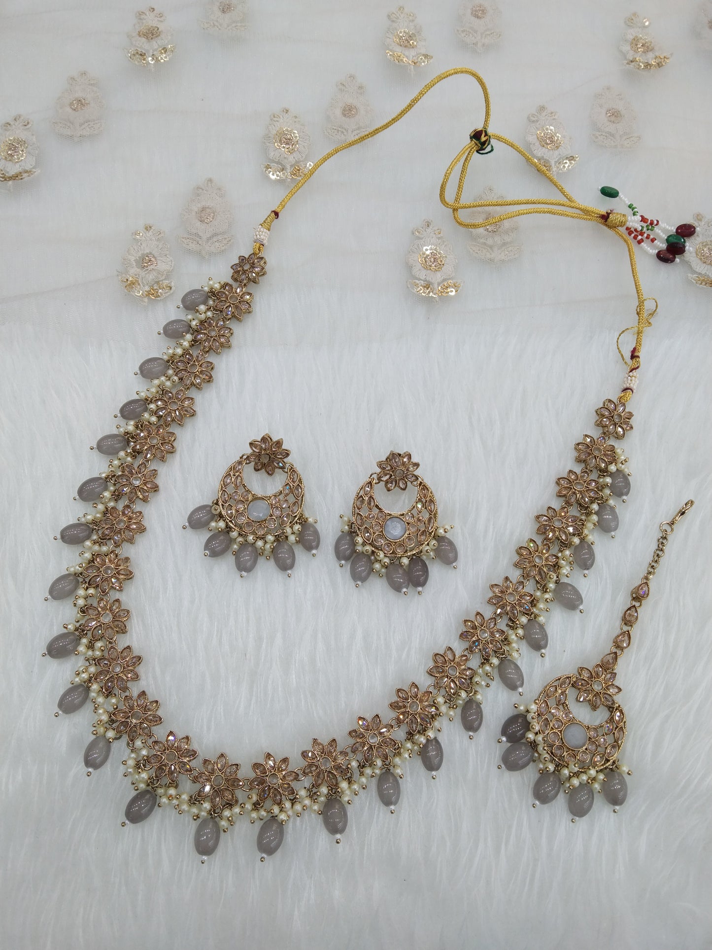 Antikes goldenes langes Halsketten-Set / dunkelgoldener indischer Braut-Shina-Schmuck