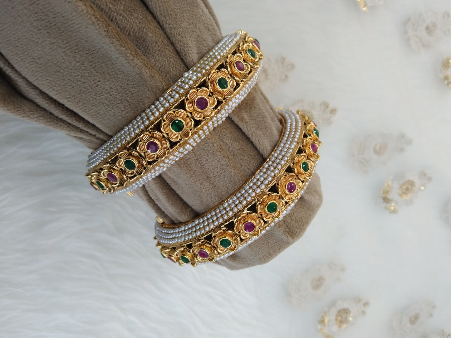 Indian bangles jewellery/Traditional bollywood jewellery/gold pair bangles/Wedding bracelets