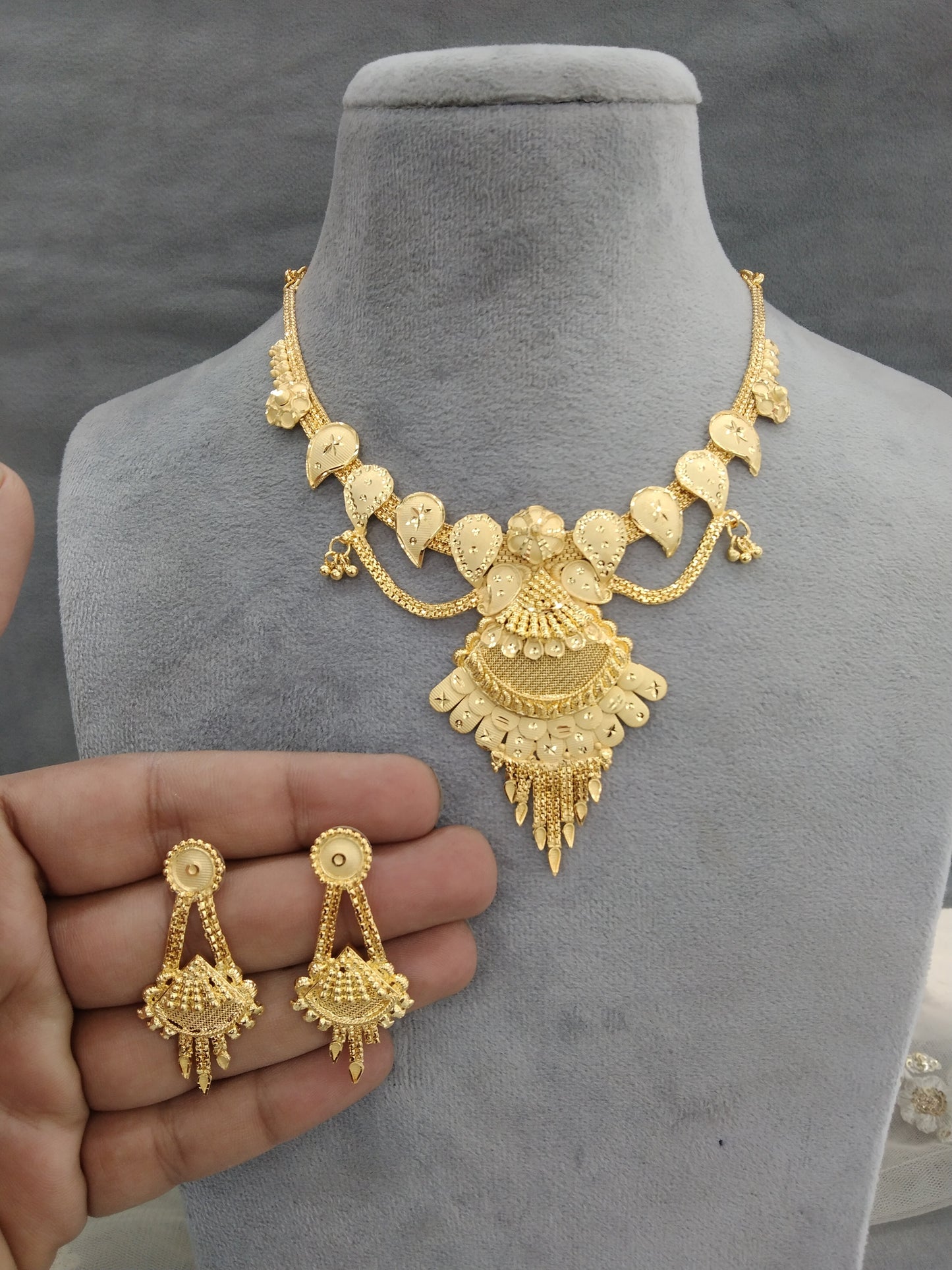 GoldJewellery Necklace Jewellery set/Gold finish 1 gram forming South Indian bridal gline Jewellery