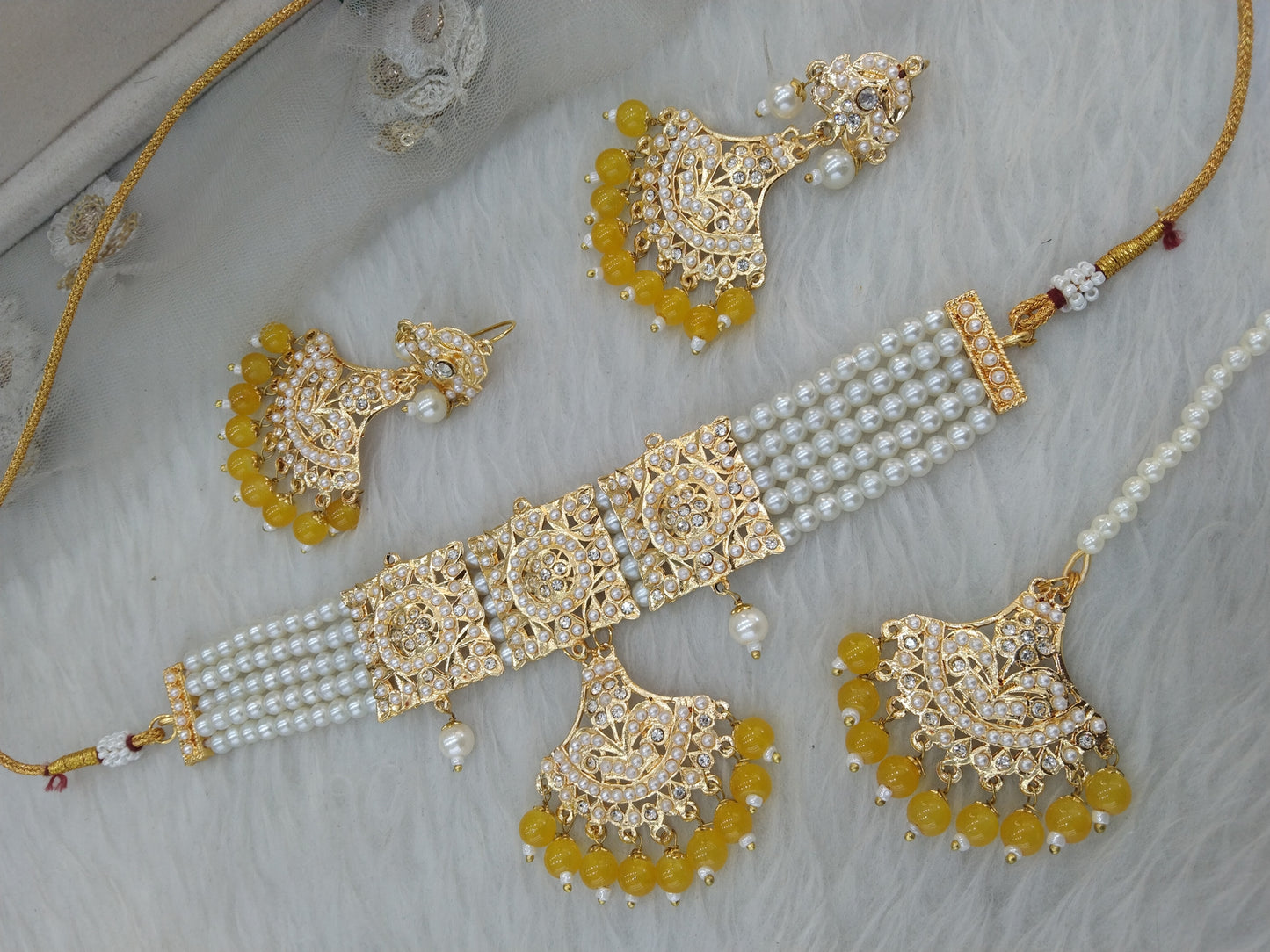 Jadau Gold Pearl yellow Choker Necklace Set/Gold white Indian Necklace Set/Bollywood Punjabi Indian Jewellery