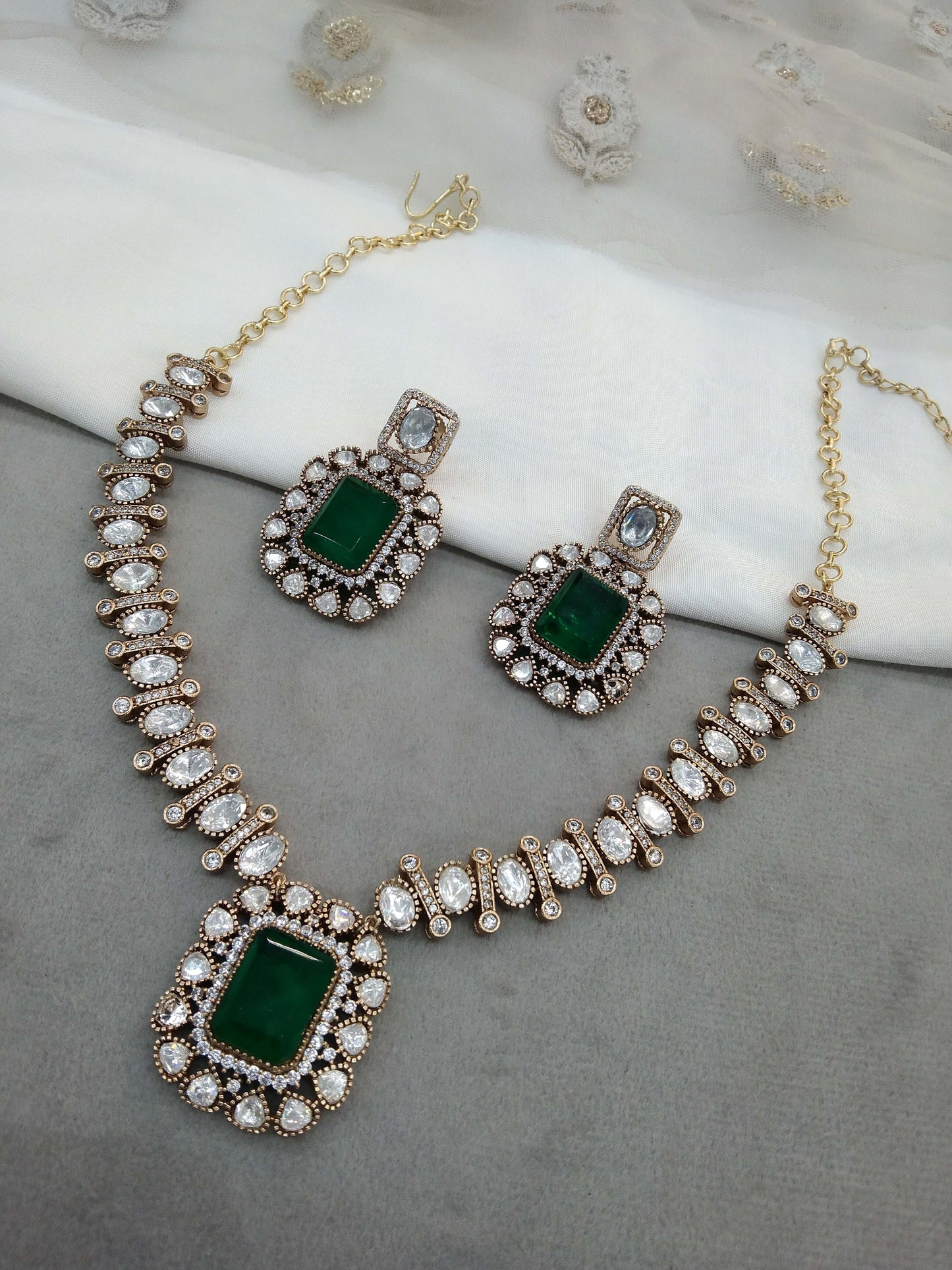 Green Next To Real Kundan Gold necklace Indian Jewellery Shweta Wedding Set