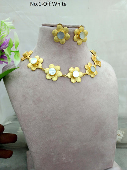 Gold off white western style uncut stone Necklace Set /Indian Necklace Set/ Indian sumu Jewellery