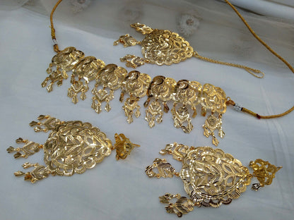 Indian Jewellery/Bridal Gold jadau choker pippal patti Set