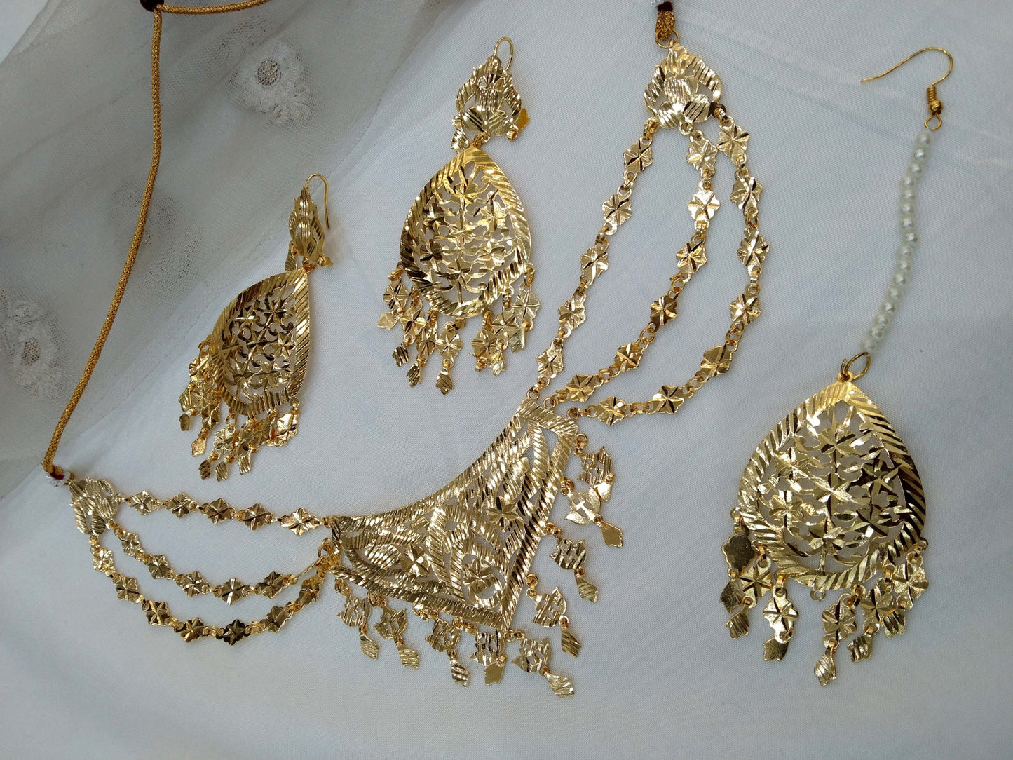 Indian Jewellery/Bridal Gold jadau choker pippal patti Set