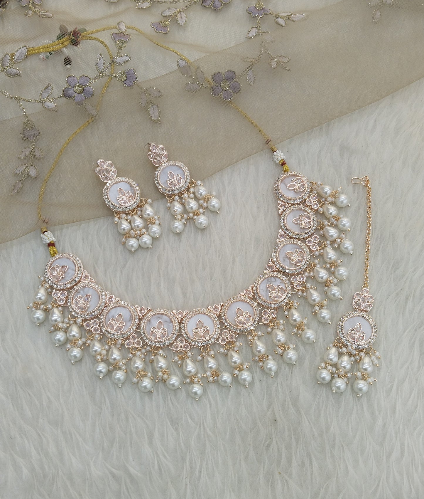 Indian  Jewellery  Rose White necklace Tikka Set/ Daisy