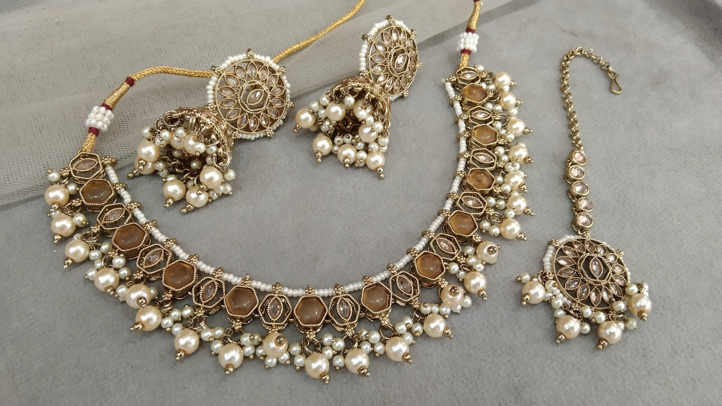 Indian Jewellery Golden necklace Tikka Set/  Ekta