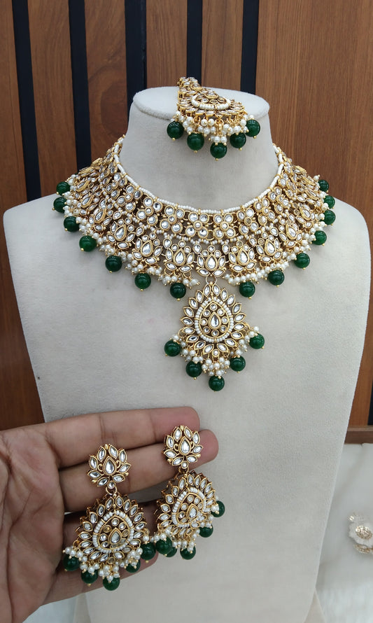 Kundan necklace Green Jewelry Aman Set