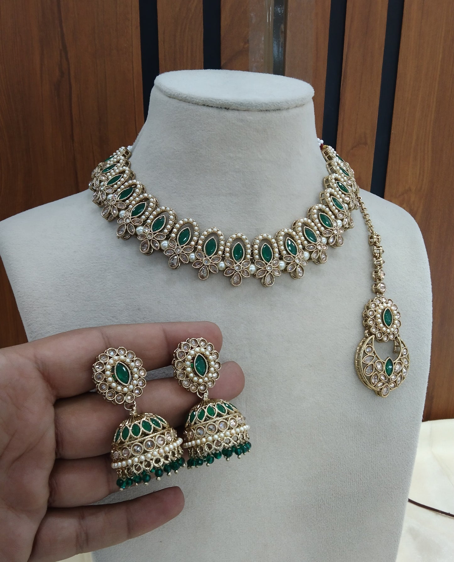 Green necklace Indian Mira jewellery set