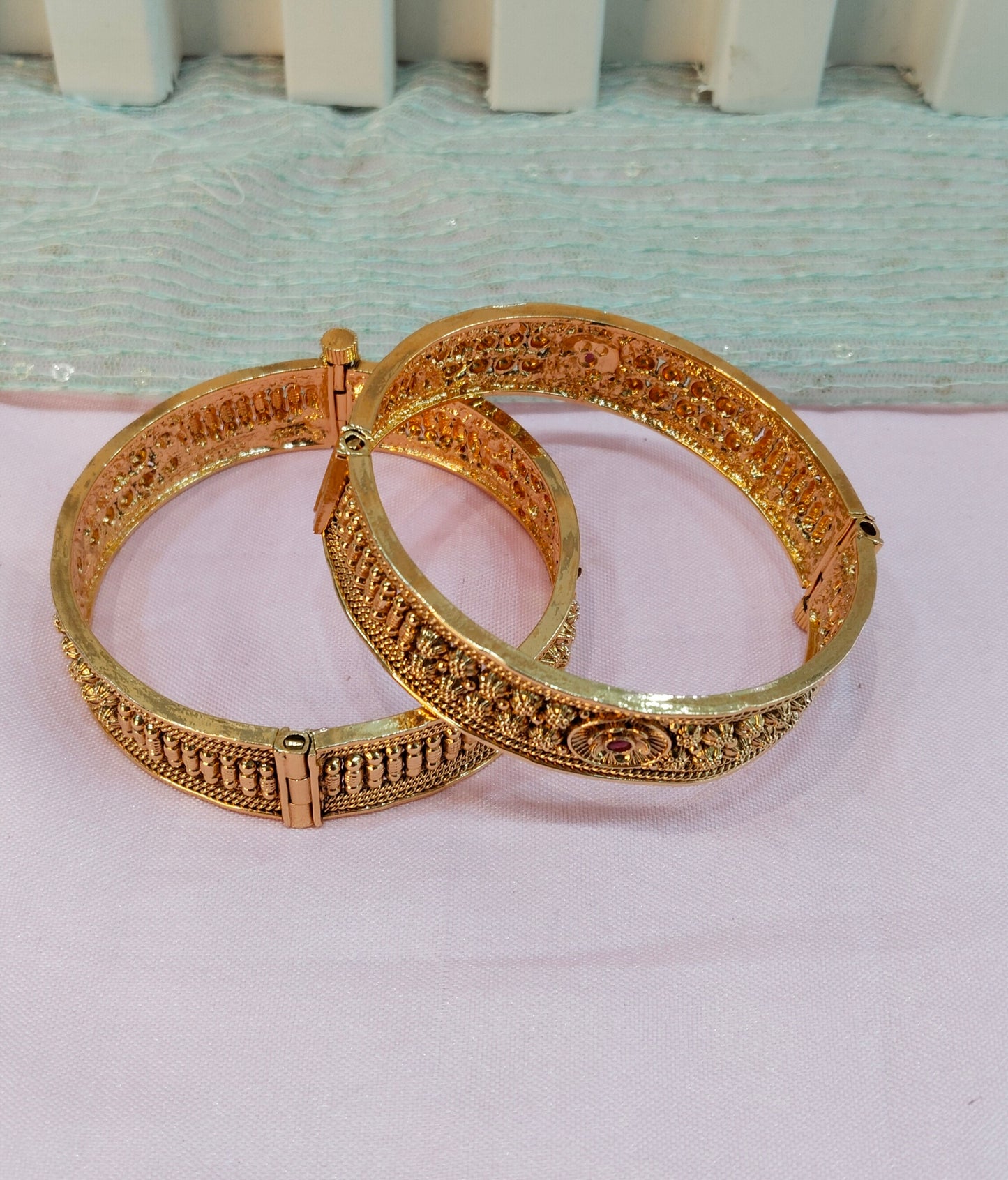 2.6 Size Indian bangles jewelry /Traditional bollywood jewelry/Ruby Screw Gold bangles