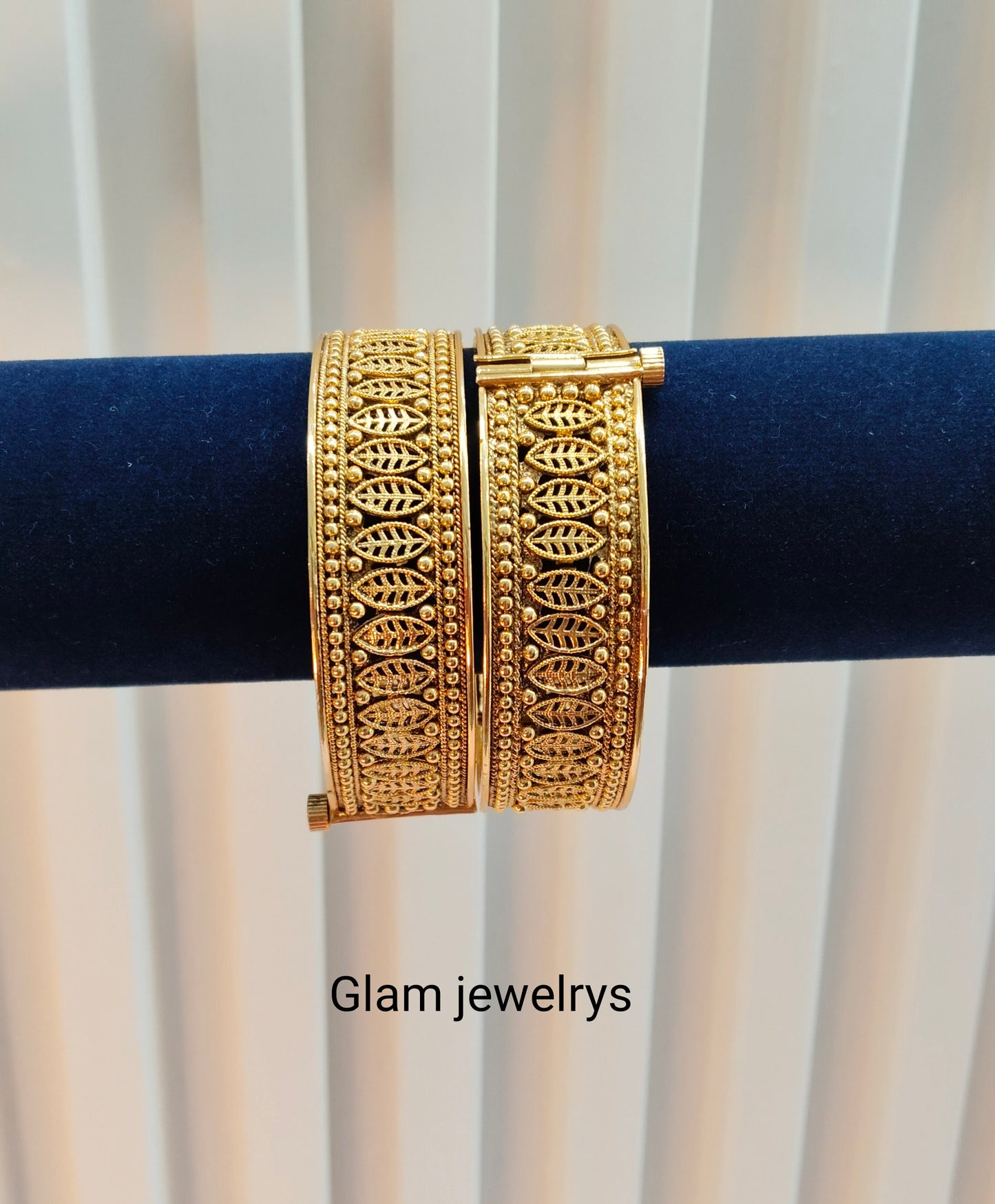 2.4 Size Indian bangles jewelry /Traditional bollywood jewelry/Screw Gold bangles