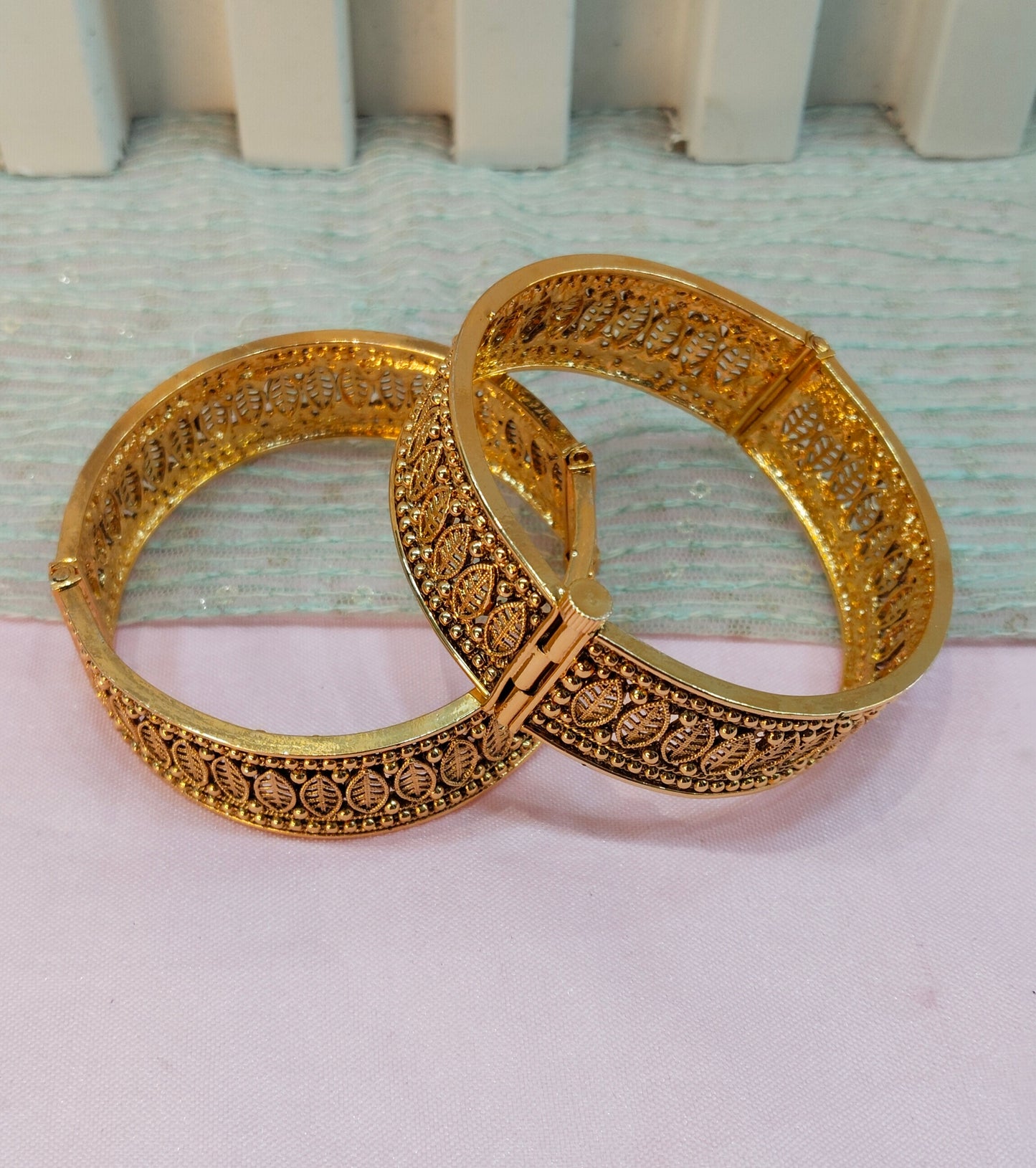 2.4 Size Indian bangles jewelry /Traditional bollywood jewelry/Screw Gold bangles