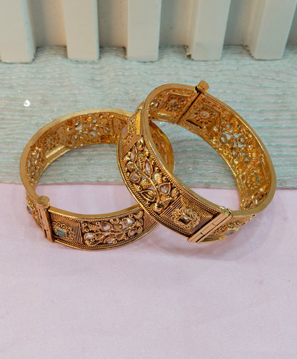 2.4 Size Indian bangles jewelry /Traditional bollywood jewelry/Mint Pink Screw Gold bangles