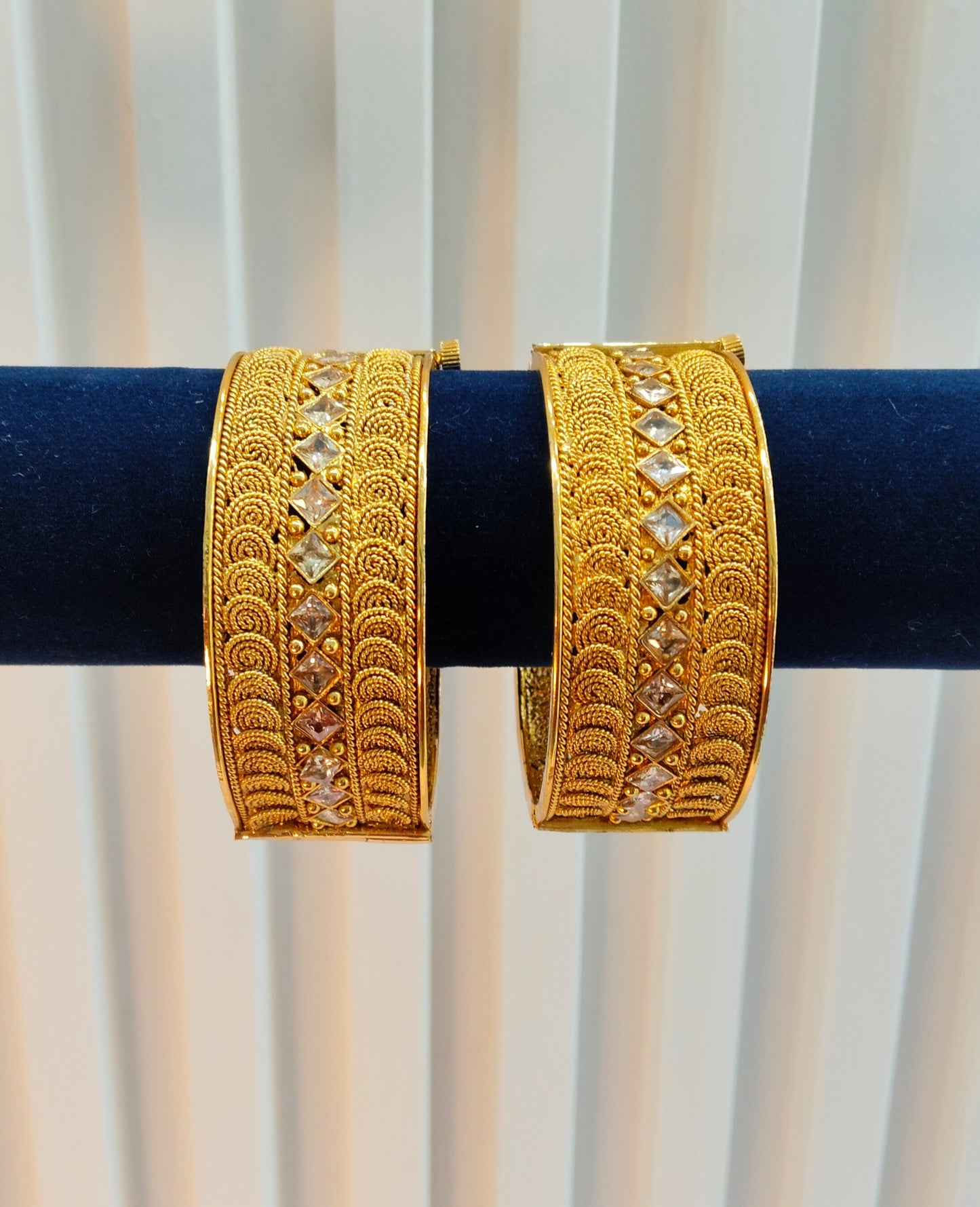 2.4 Size Indian bangles jewelry /Traditional bollywood jewelry/Screw Gold bangles