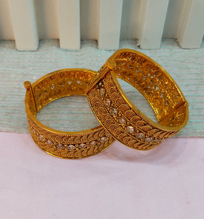 2.4 Size Indian bangles jewelry /Traditional bollywood jewelry/Screw Gold bangles