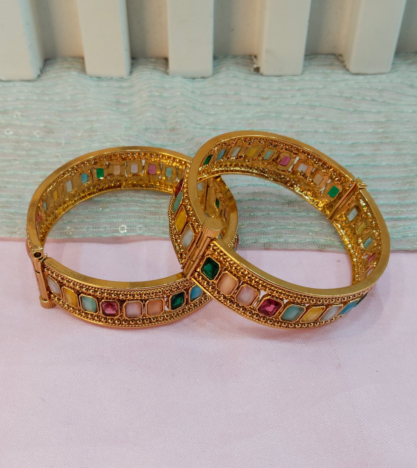 2.4 Size Indian bangles jewelry /Traditional bollywood jewelry/Multi Color Screrw Gold bangles