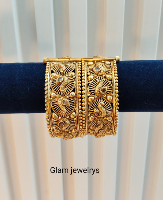 2.4 Size Indian bangles jewelry /Traditional bollywood jewelry/Screw Gold bangles