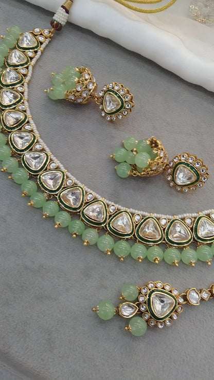 Gold pastel green Kundan necklace Set/ Gold kundan Indian jewellery kundan aely sets