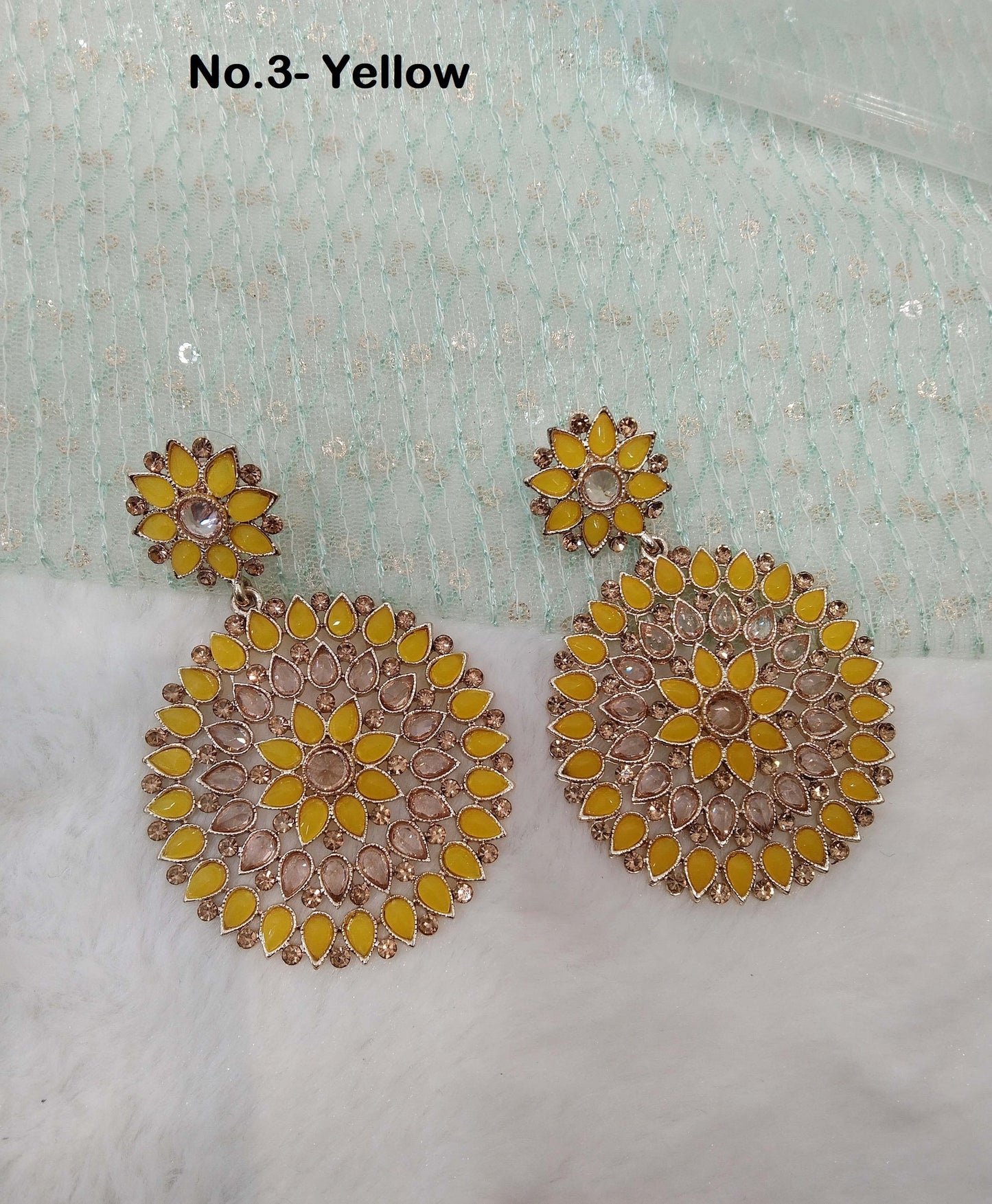Indian Jewellery/Chandbali Gold finish Earrings  Set/Indian Earrings Bollywood Set Jewellery/Fluency laila Bollywood earrings Set